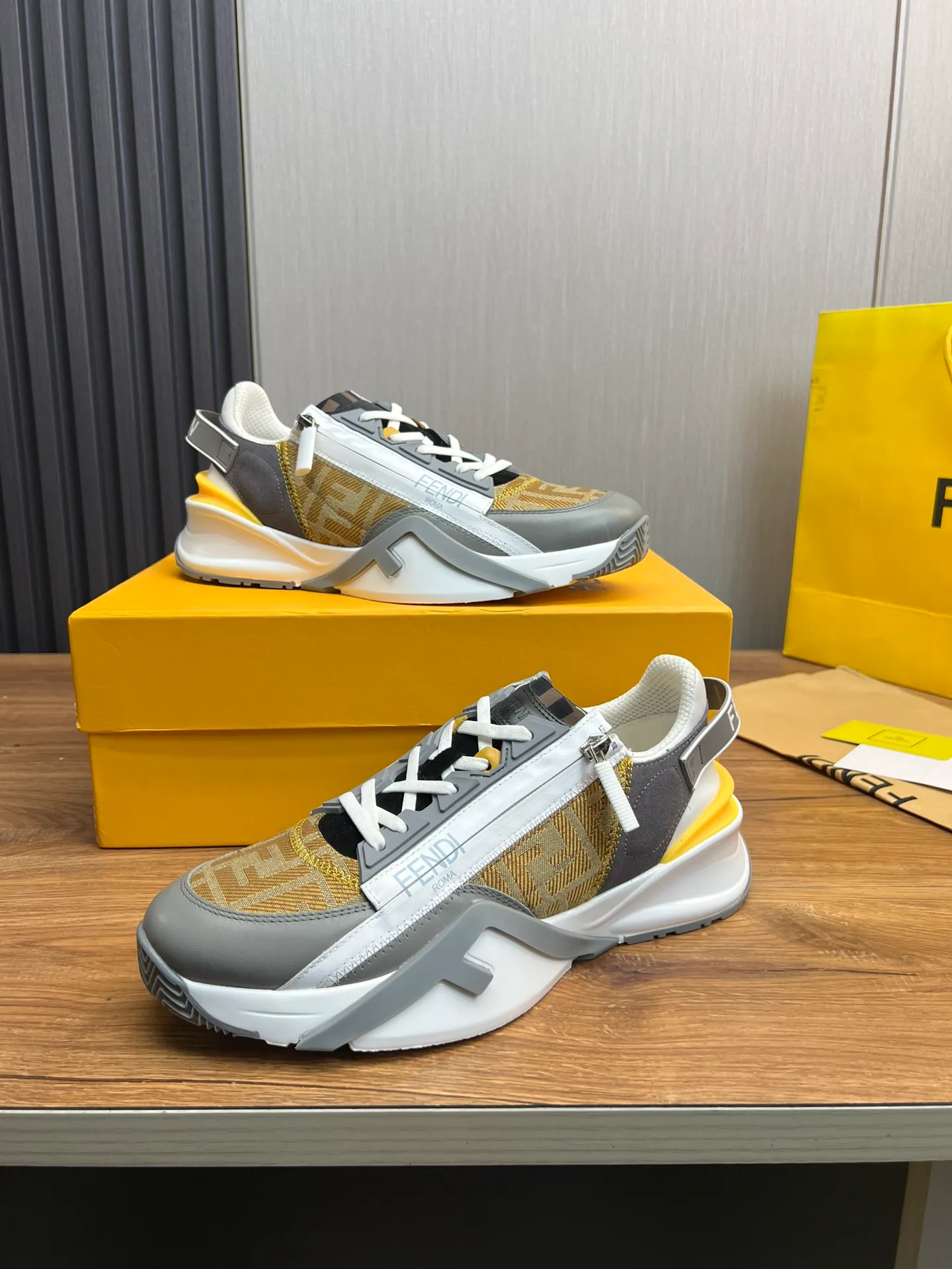 Men's men's shoes💰520💰 Fendi [Fendi] hot style is on the market🔥Fashionable casual men's shoes🔱Made of original brand fly knit fabric. Original cowhide + breathable mesh lining + sheepskin feet. Perfect shape and top quality, you deserve it🔜Original rubber outsole, ultra-light, non-slip and wear-resistant👣 Standard size 38-44